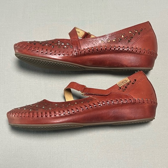 Pikolinos Leather Mary Jane Flats Size 39 8.5–9 Red Cutout Floral Comfort Shoes - Picture 3 of 15